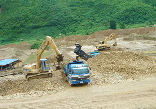 老撾、柬埔寨礦區工程車